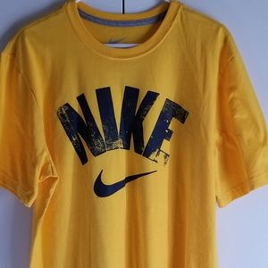 🔥 Nike mens t shirt size XL